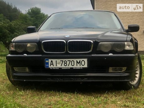BMW 750 1998