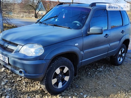 Chevrolet Niva 2012