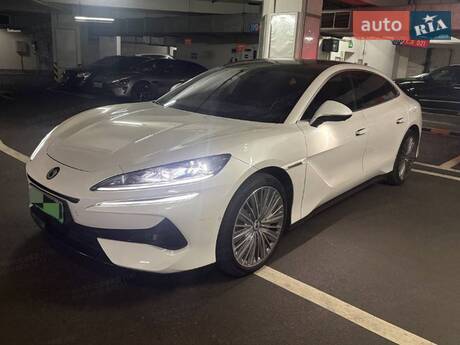 Denza Z9 GT 2024 в Киеве