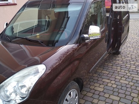 Fiat Doblo Panorama 2012