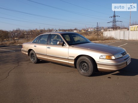 Ford Crown Victoria