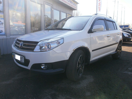 Geely MK Cross