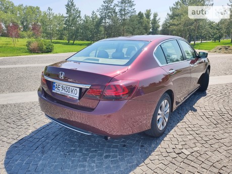 Honda Accord 2.4 AT (201 л.с.) 2015