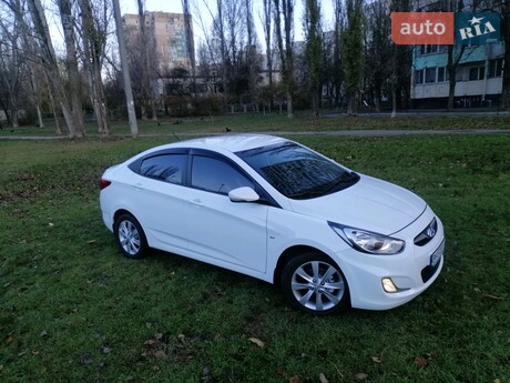 Hyundai Accent 2011