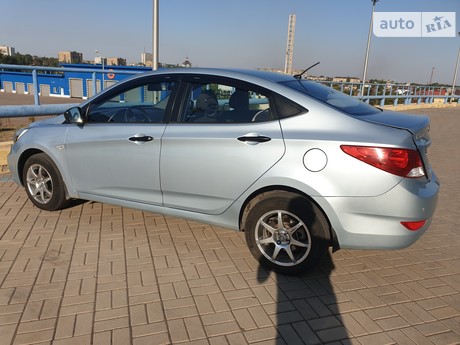 Hyundai Accent 2011