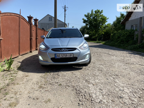 Hyundai Accent 2011