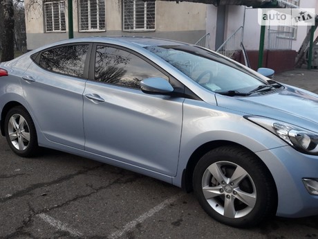 Hyundai Elantra 2012