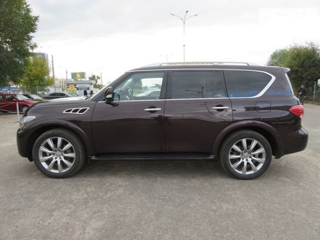 Infiniti QX56