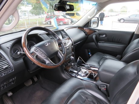 Infiniti QX56