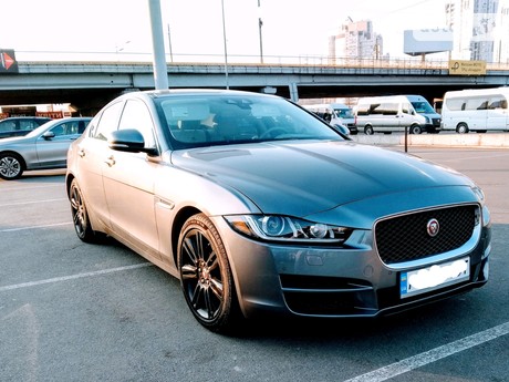 Jaguar XE