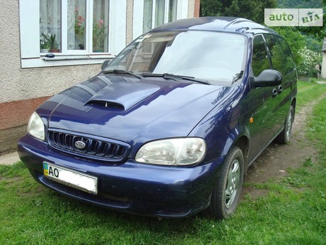 Kia Carnival 2000