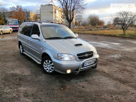 Kia Carnival 2.9D MT (185 л.с.) 2005