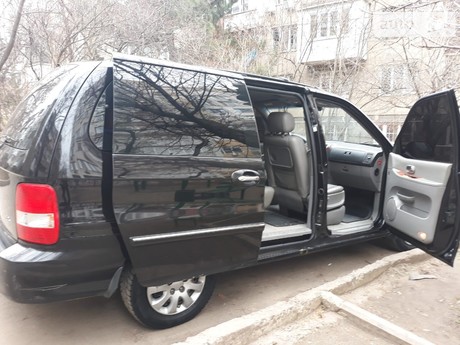 Kia Carnival 2.9D MT (185 л.с.) 2006