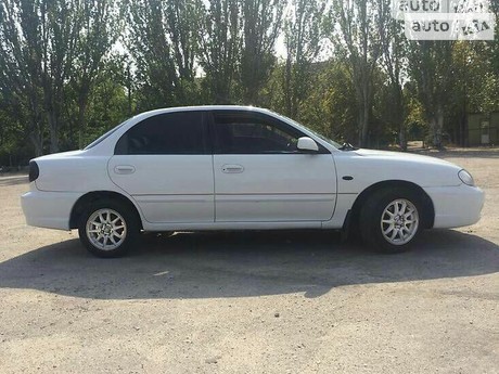 Kia Rondo 2003