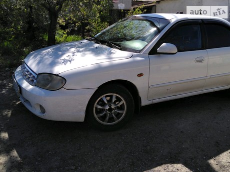 Kia Rondo 2003