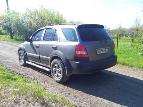 Kia Sorento 2.4 MT (175 л.с.) 2004