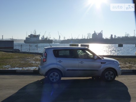 Kia Soul FL 1.6 МТ (124 л.с.) 2010