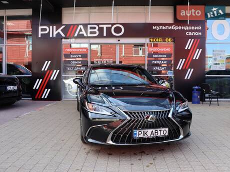Lexus ES 2022 в Львове