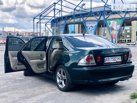 Lexus IS 200 2001