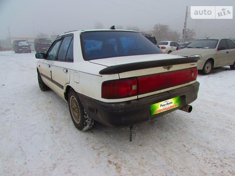 Mazda 323 1990
