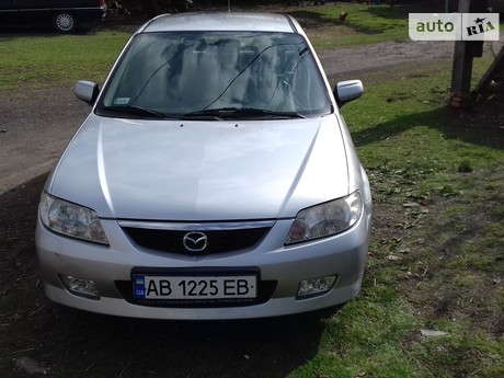 Mazda 323F 2002