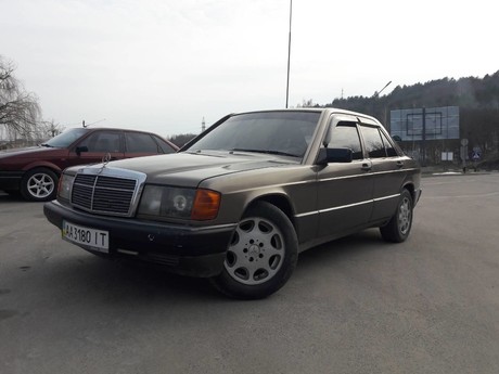 Mercedes-Benz 190 1990