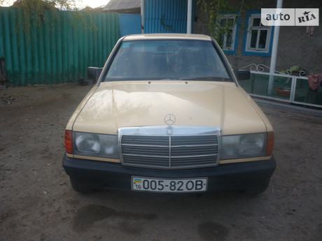 Mercedes-Benz 190