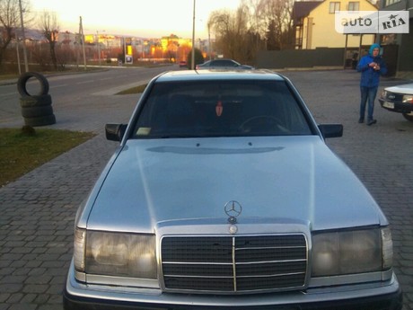 Mercedes-Benz 230 1988