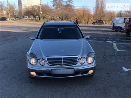 Mercedes-Benz E 220