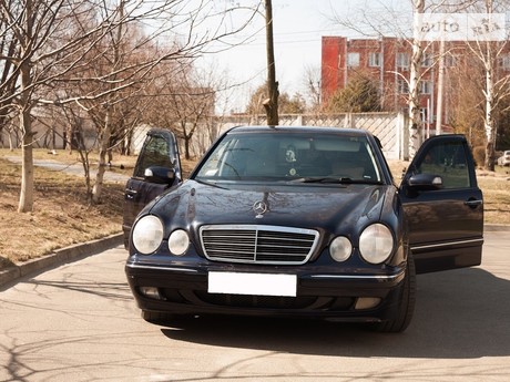 Mercedes-Benz E 270