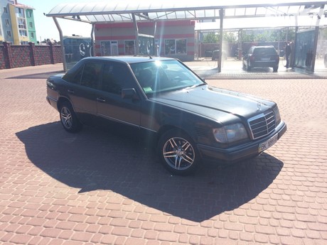 E-Class Mercedes-Benz E-Class