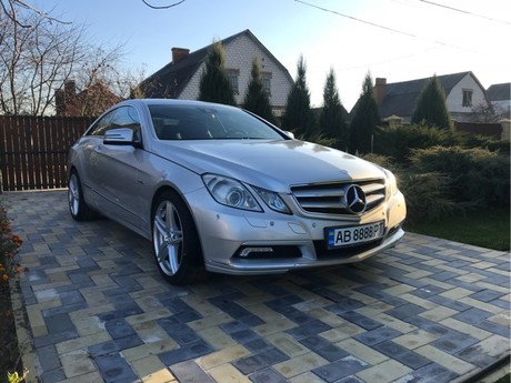 Mercedes-Benz E-Class 2010