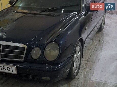Mercedes-Benz E-Class 1999