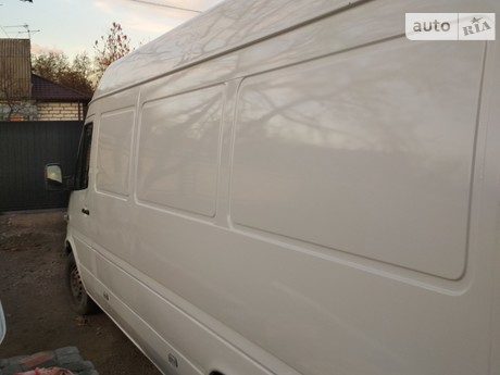 Mercedes-Benz Sprinter 2000