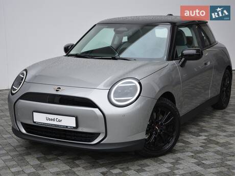 MINI Cooper 2024 в Киеве