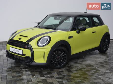 MINI Hatch 2023 в Киеве