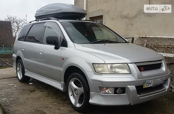 Mitsubishi Chariot 2000