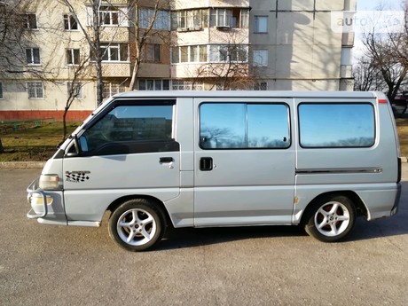 Mitsubishi L 300 пасс. 1989