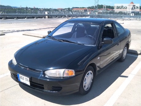 Mitsubishi Mirage 2000