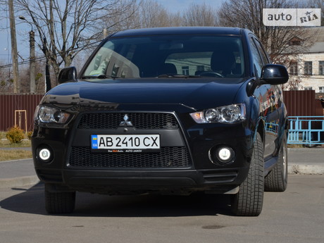 Mitsubishi Outlander XL 2011