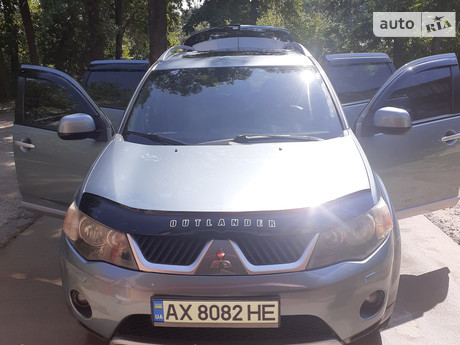 Mitsubishi Outlander XL