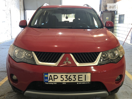 Mitsubishi Outlander XL