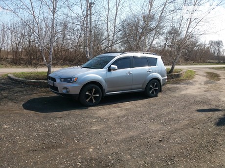 Mitsubishi Outlander 2011