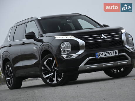 Mitsubishi Outlander 2023 в Бердичеве