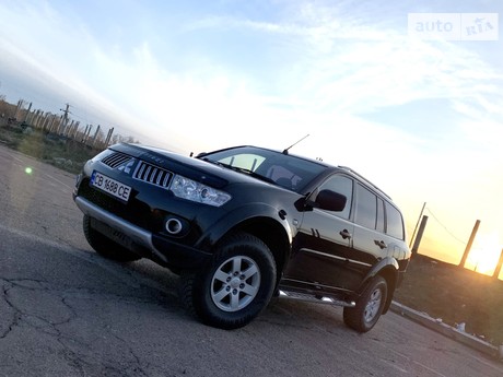 Mitsubishi Pajero Sport ...