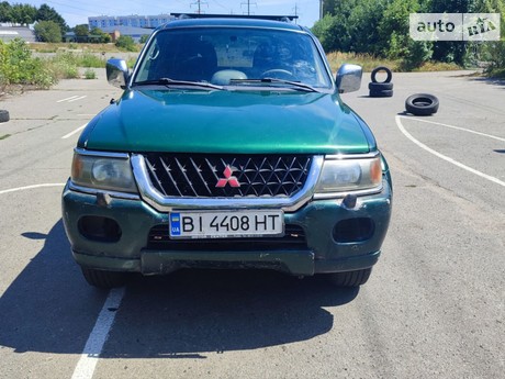 Mitsubishi Pajero Sport 2000