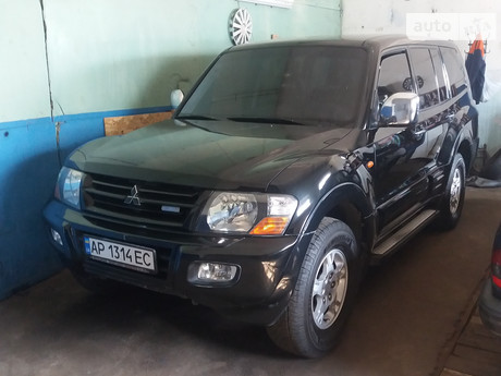 Mitsubishi Pajero 2001