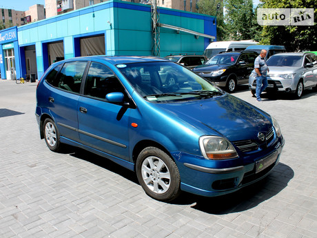 Nissan Almera Tino 2002