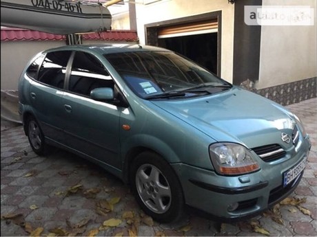 Nissan Almera Tino 2003