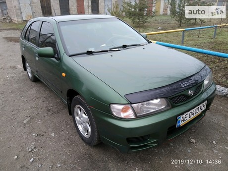 Nissan Almera 2000